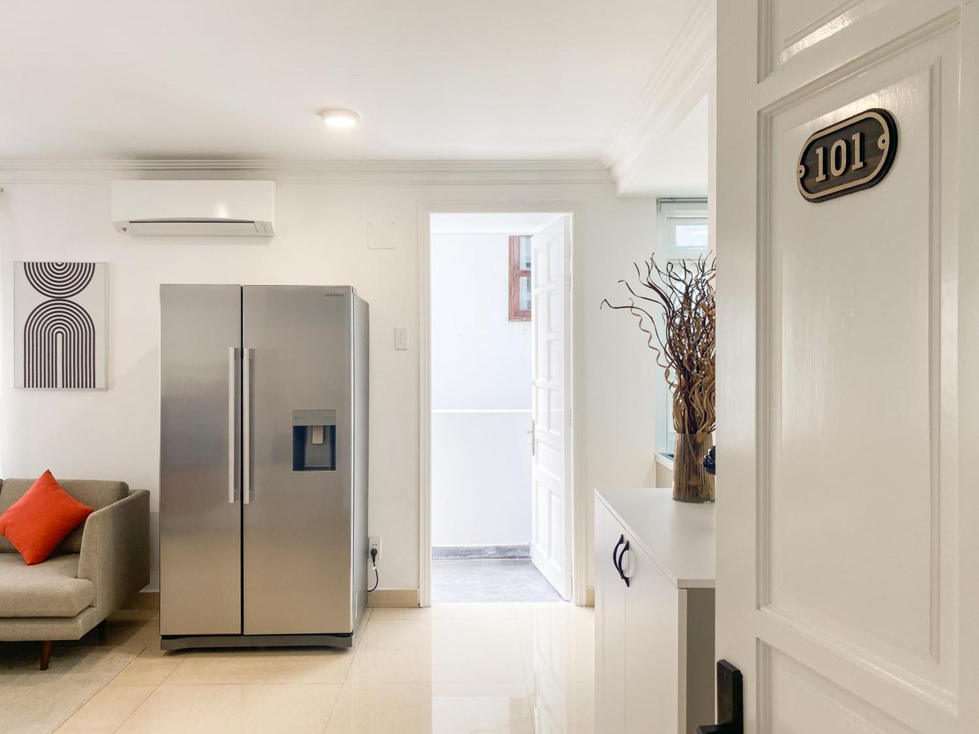 Zeus Living - In An Phu Apartment *