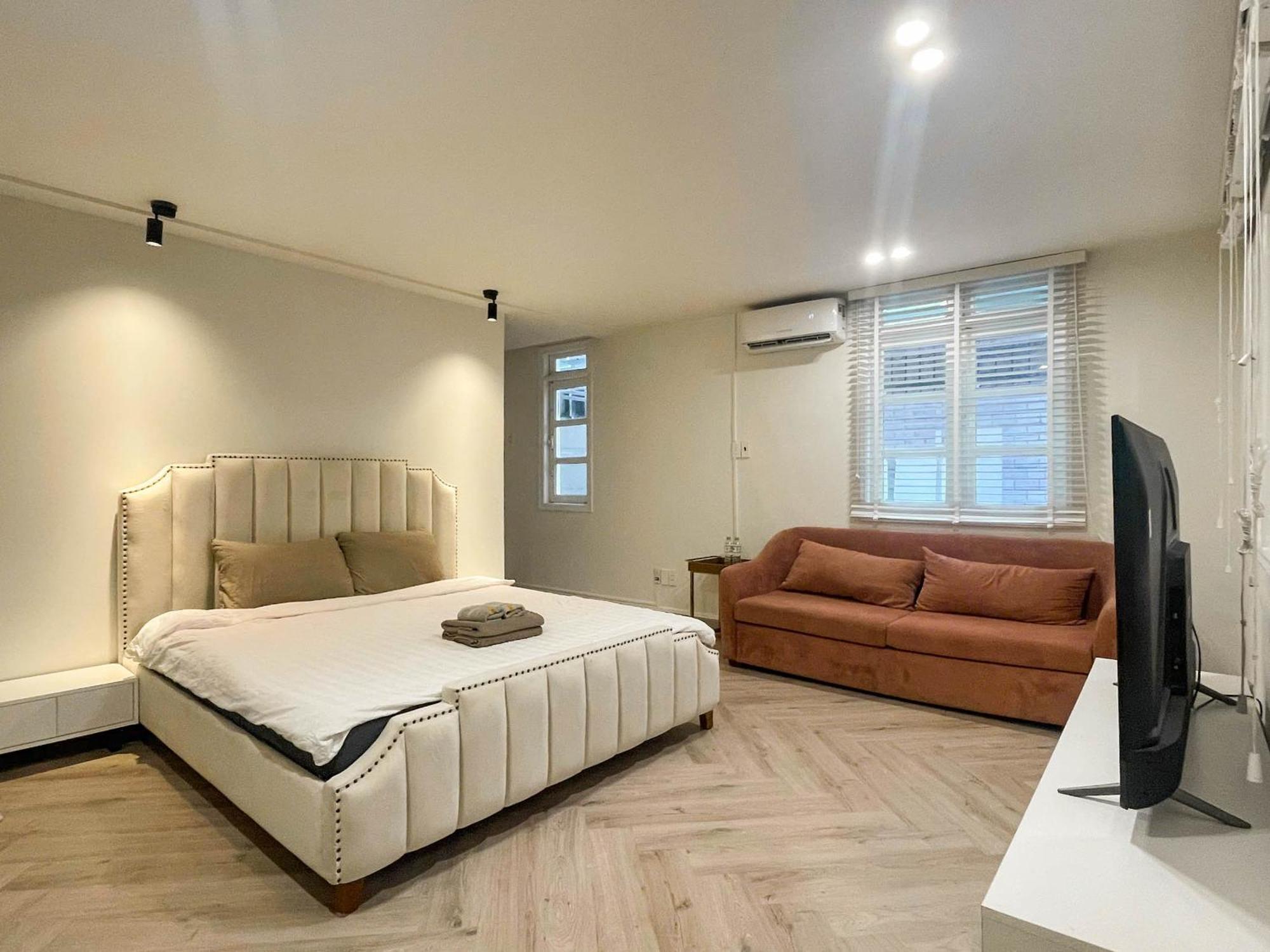 Zeus Living - In An Phu Apartment *