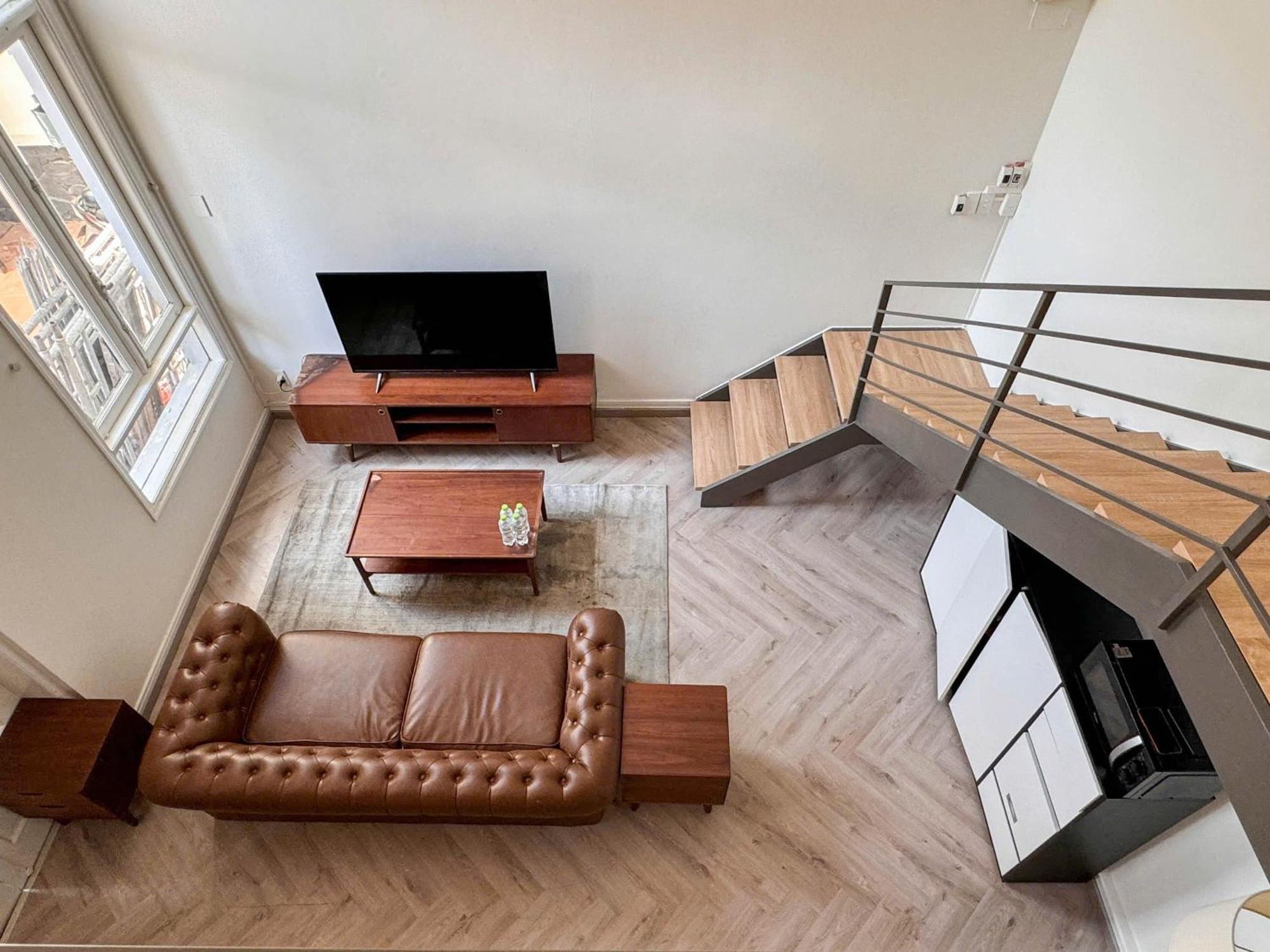 Zeus Living - In An Phu Apartment *